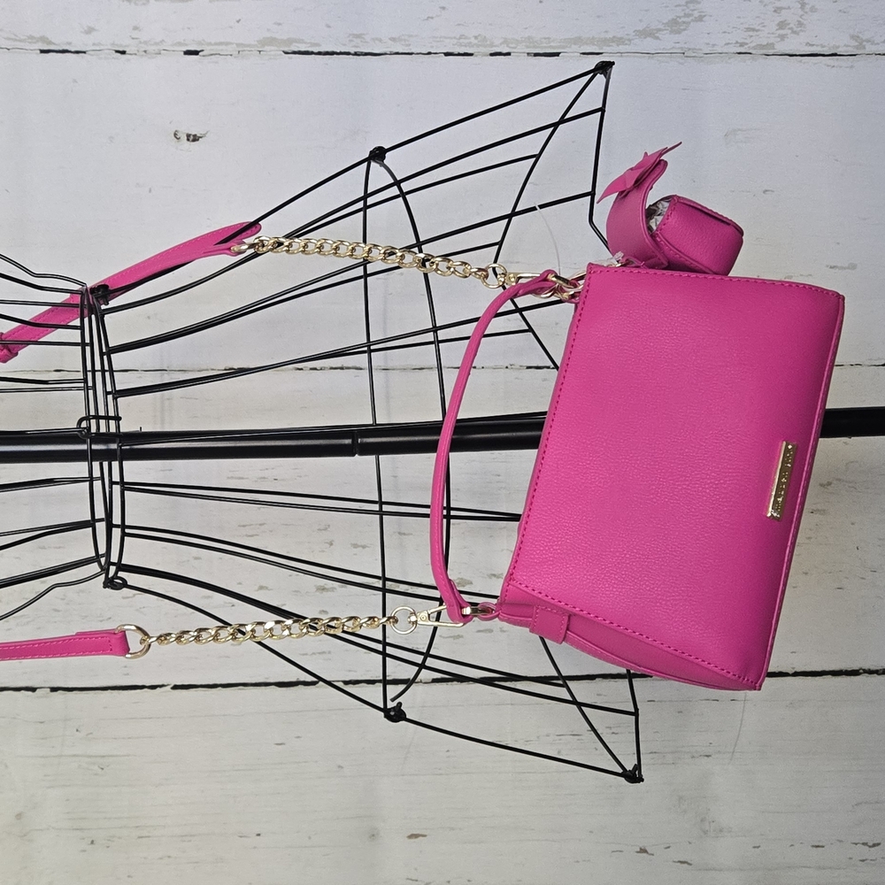 NWT Madden Girl Magenta Mini Tote Leather with Gold Chain And Earbud Pouch - Picture 11 of 17